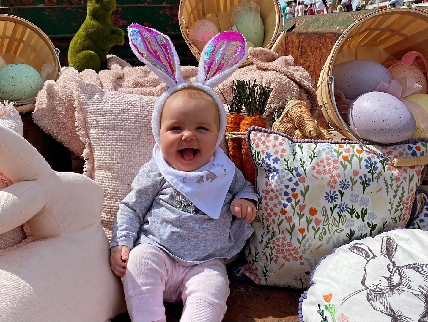 Spring photos at the Endless View Farms Easter Festival